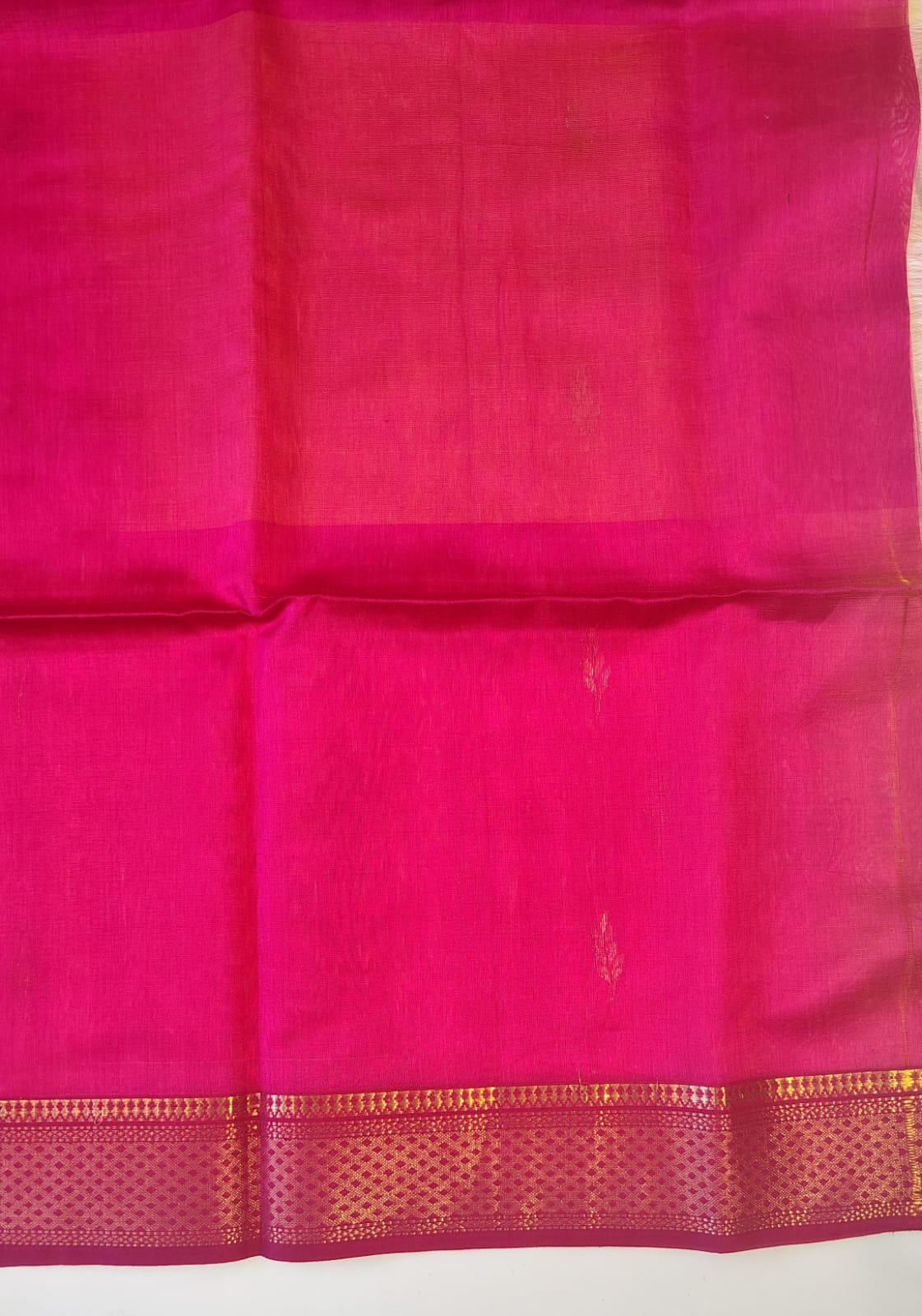 Maheshwari Handloom Silk-Cotton Saree – Crimson Red