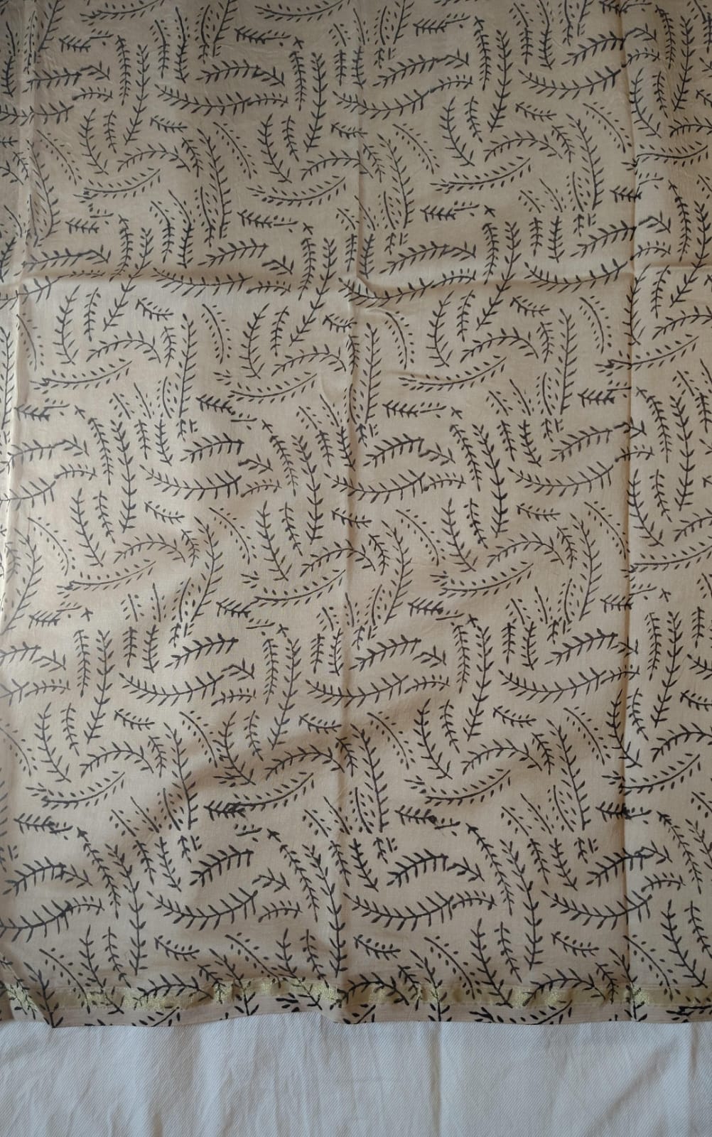 Chanderi Printed Saree – Ivory Noir Polka