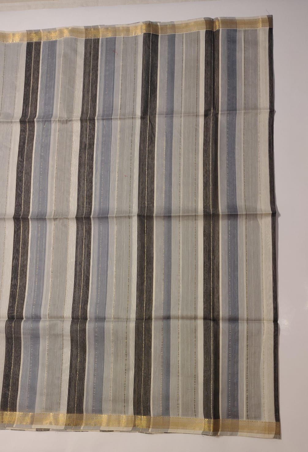 Maheshwari Handloom Silk-Cotton Saree – Charcoal Grey