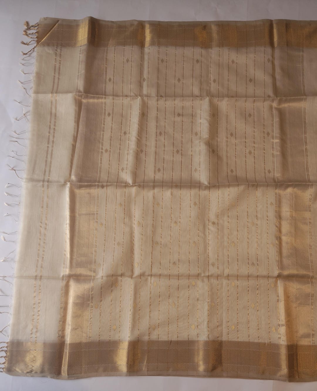 Maheshwari Handloom Silk-Cotton Saree – Ivory White