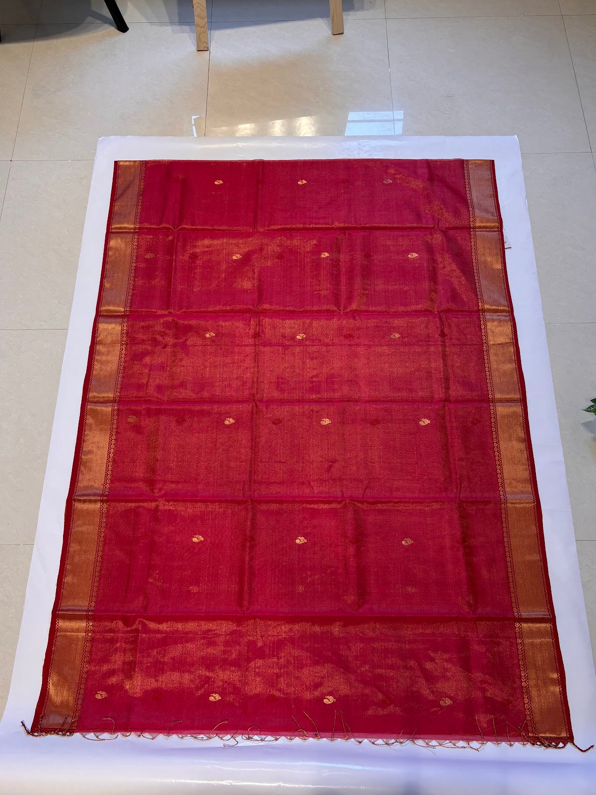 Handwoven Vibrant Pink Maheshwari Saree with Rich Zari Border