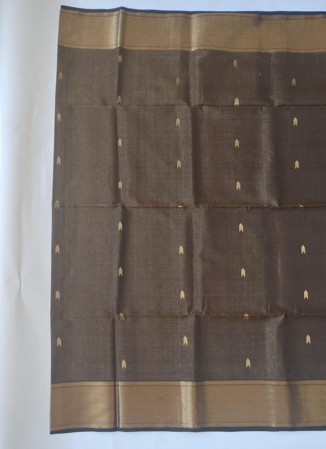 Maheshwari Handloom Silk-Cotton Saree – Earthy Brown