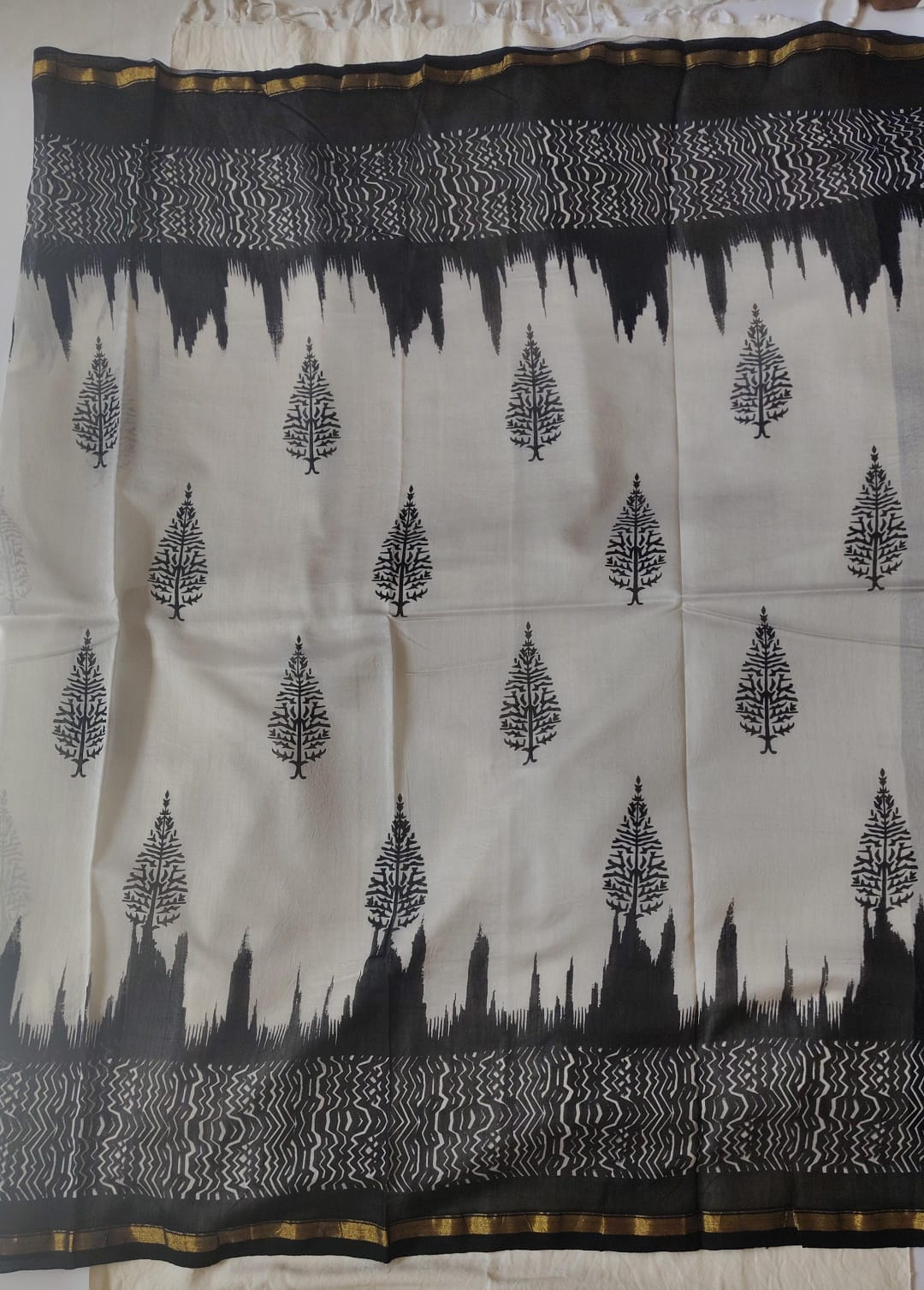 Chanderi Printed Saree – Midnight Black Tree Print