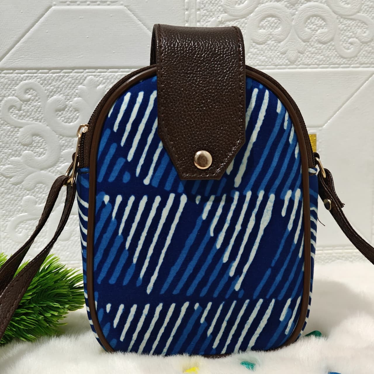 The Aara Mobile Sling - Masterpiece 2